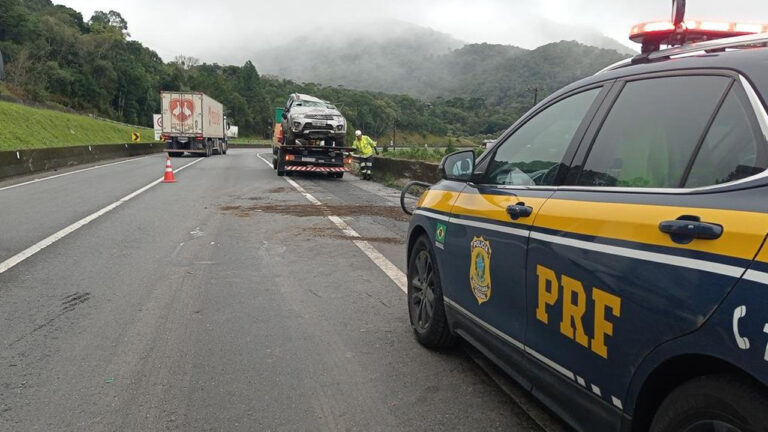 Dunga E Esposa Ficam Feridos Ap S Acidente De Carro No Interior Do