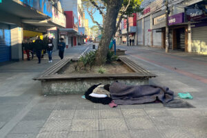 Mais de 700 pessoas vivem em situação de rua em Pelotas