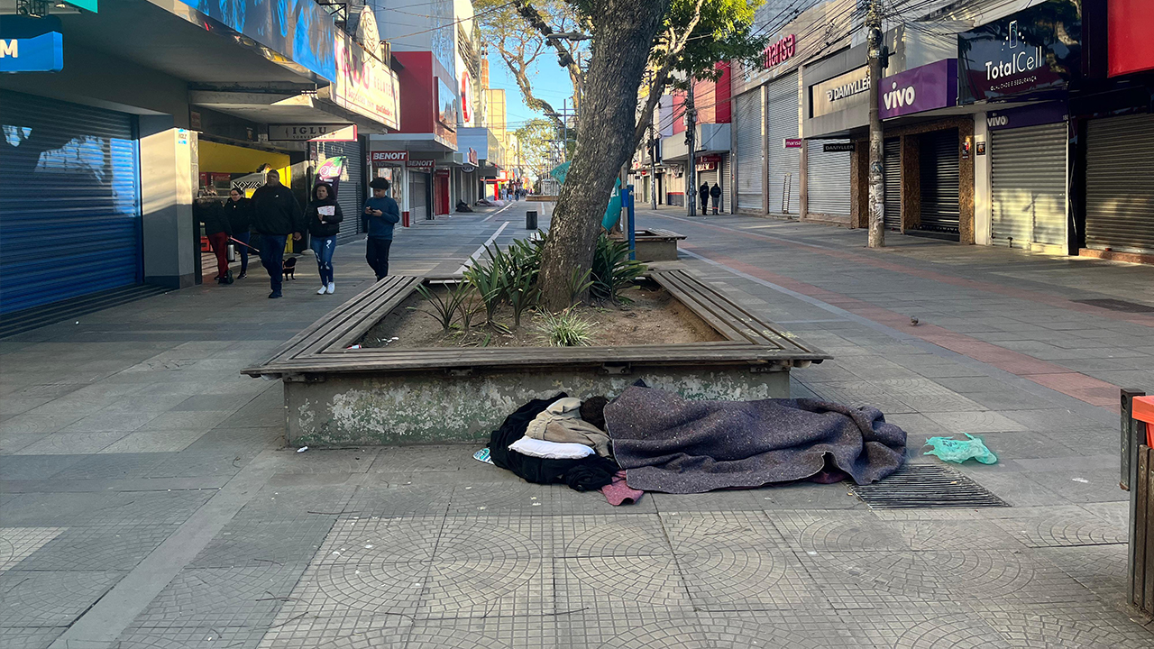 Mais de 700 pessoas vivem em situação de rua em Pelotas