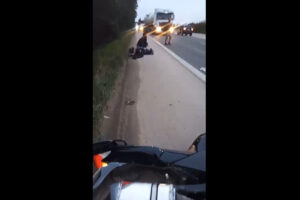 Motociclista fica ferido em acidente na BR-116 em Camaquã