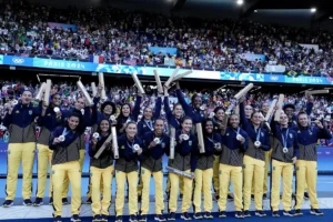 selecao_feminina_com_bronze_futebol_paris